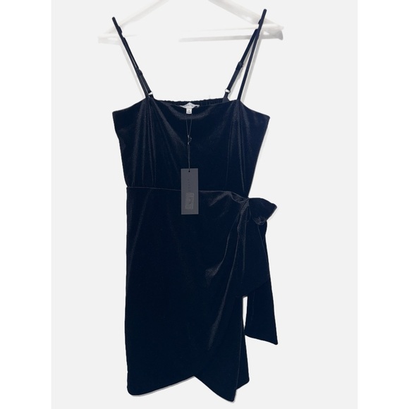 NWT-Gianni Bini Selena Wrap Square Neck Sleeveless velvet black dress -size 4 - Picture 2 of 9